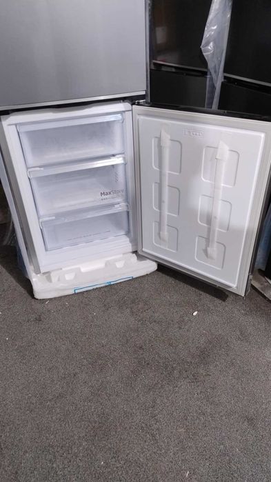 Комбиниран Хладилник с долен фризер BEKO-БЕКО 186.5 см HarvestFresh™