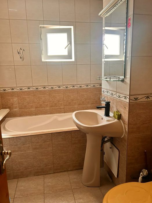 POZITIE EXCELENTA!2 decomandate/ semicentral /etaj 2/centrala/