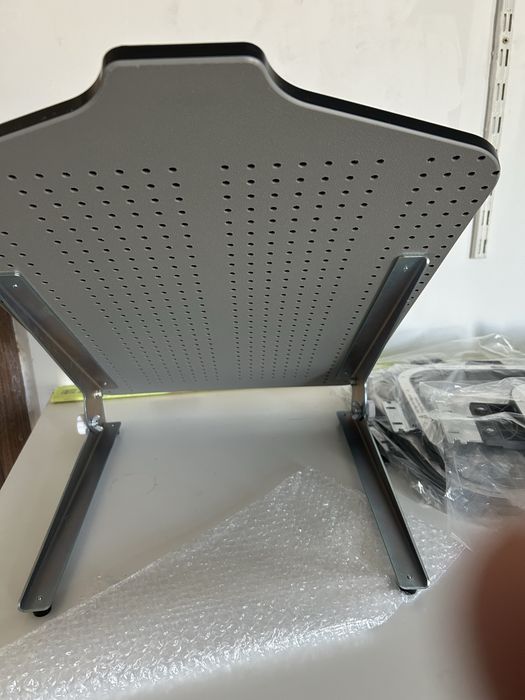 Masina brodat - Stație de pentru gherghefe magnetice, pentru masina de brodat, cu 6 gherghefe magnetice incluse, în 3 dimensiuni.