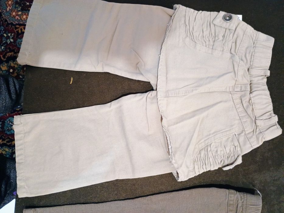 Детски панталони бежовв цвят за 2 и 3 годинки