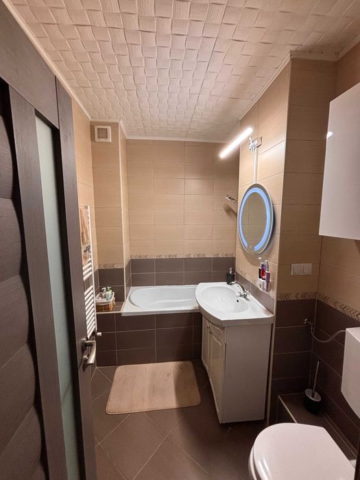 De vânzare aparteman 2 Camere, zona Dâmbu
