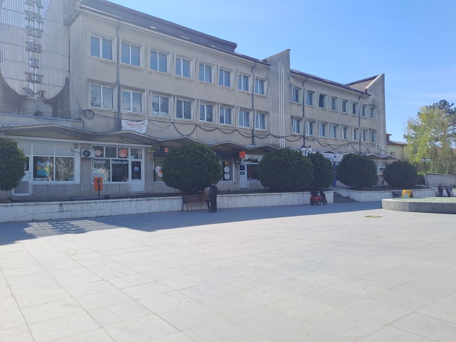 Spații de închiriat