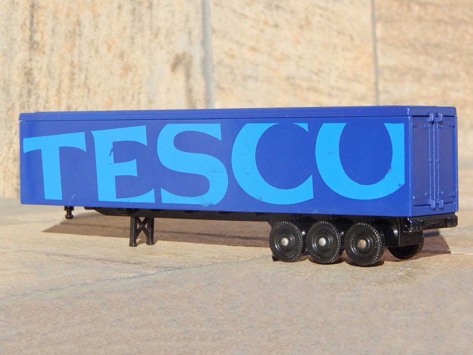 Macheta semiremorca camion tir Tesco 1:87 HO Lledo