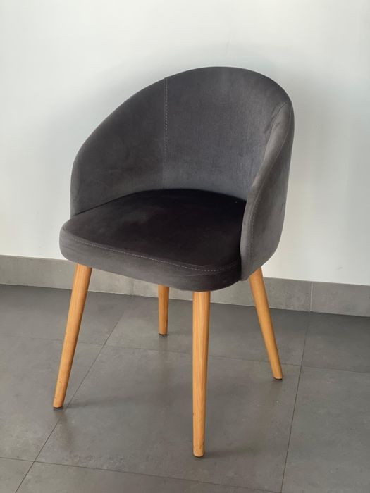 Продам столы и стулья