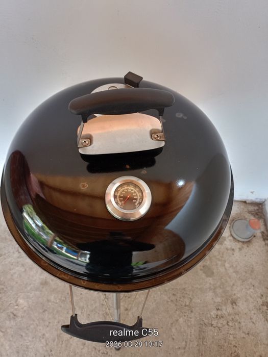 Барбекюта на дървени въглища