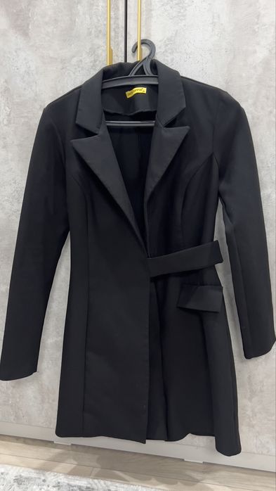 Продам платье-пиджак шортами