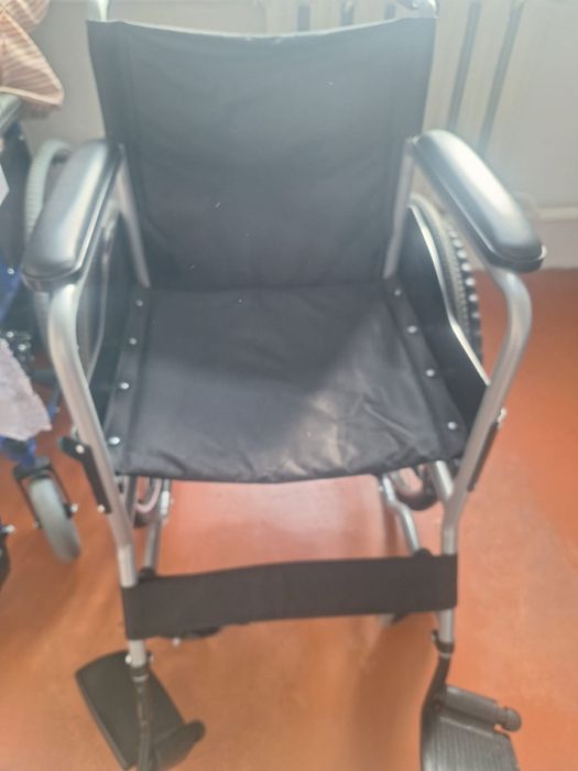 Продам инвалидные коляски