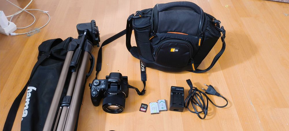 Sony DSC-HX300 se vinde cu tot ce se vede în poze