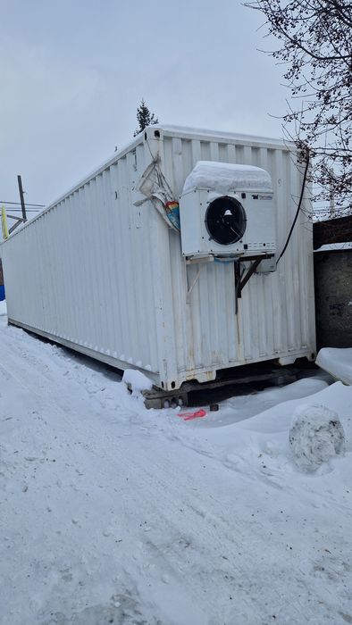 Продам холодильно- морозильной камеру с разделочным цехом