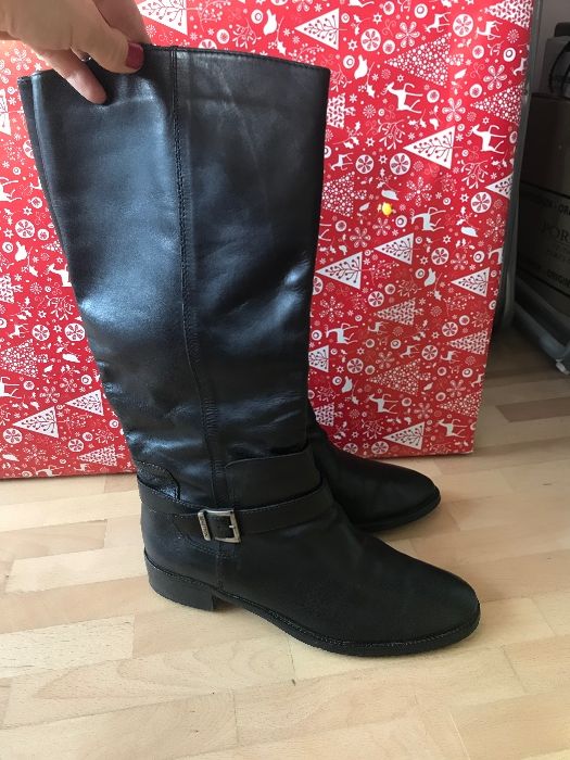 Кожени ботуши Beneton