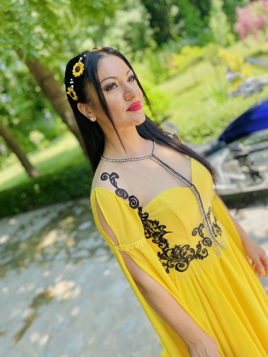 Елегантна дамска рокля S/M – ръчно изработена (уникат)

Продавам с