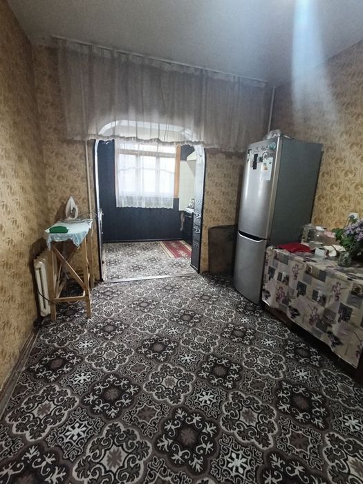 Продаю 5-и комнатную квартиру в центре района Сергели 5