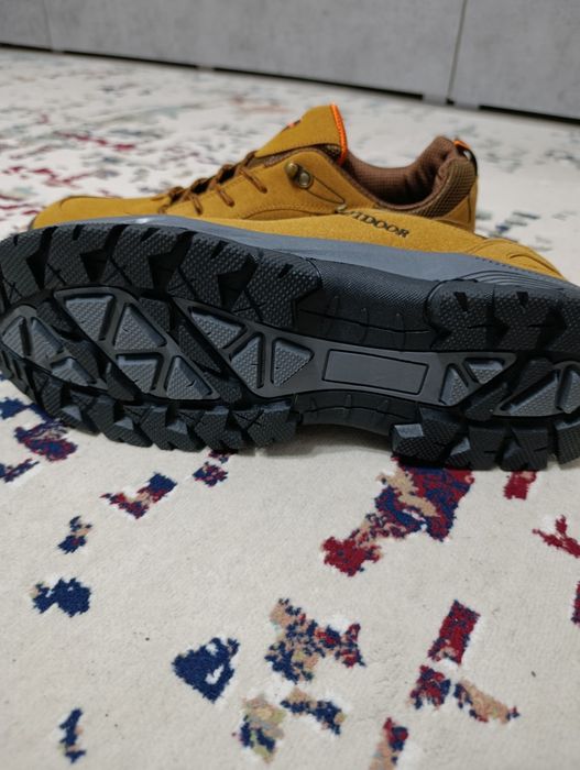 Продам кроссовки мужские