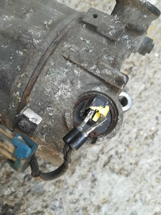 Компресор климатик Опел Инсигния Opel Insignia Astra Zafira 2.0 CDTI