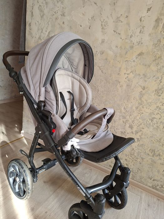 продам детскую коляску