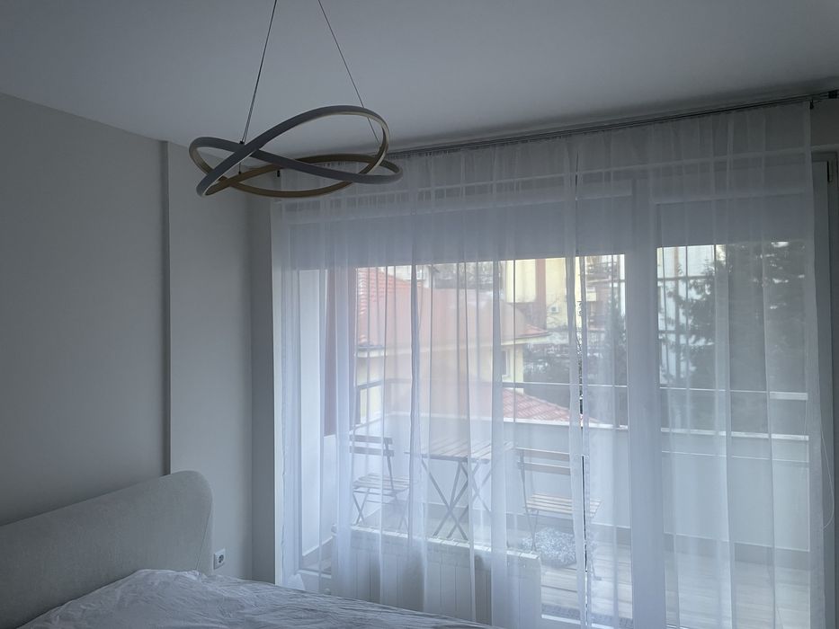 Продавам три броя бели пердета