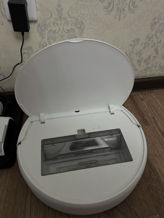 Робот-пылесос Xiaomi Mi Robot Vacuum-Mop  бедый