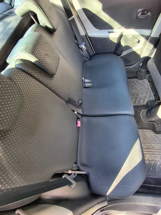 Тойота Ярис Газ- Бензин