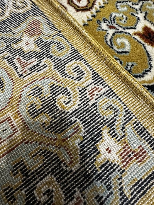 Ковёр натуральный в тюркском стиле стильный акцент для интерьера