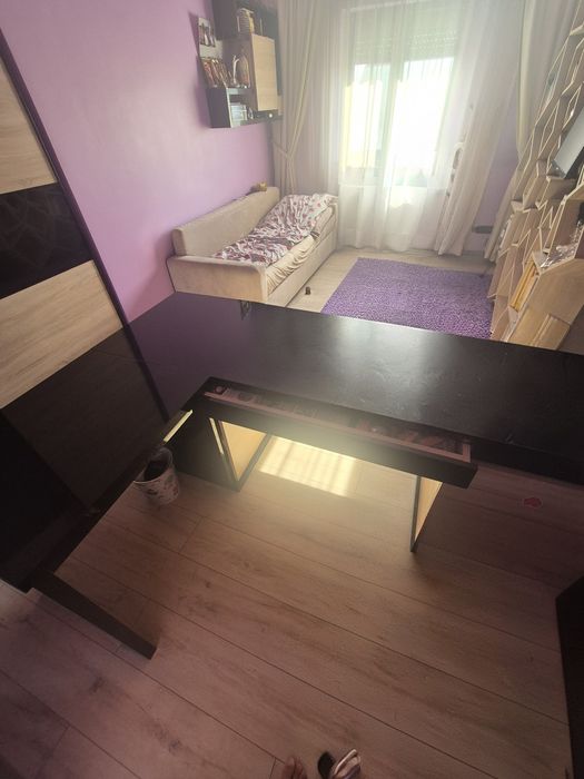 Vand mobila de birou făcută la comanda