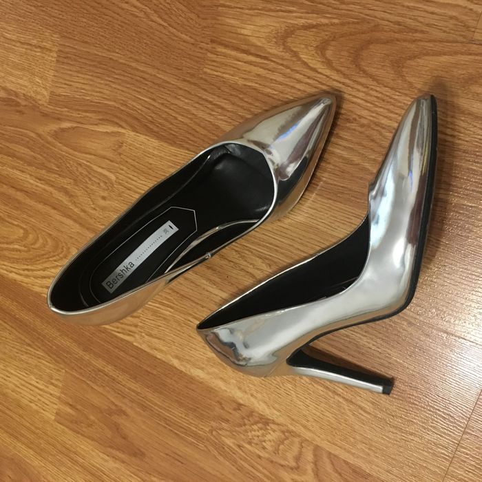 Сребристи обувки bershka 38 номрр