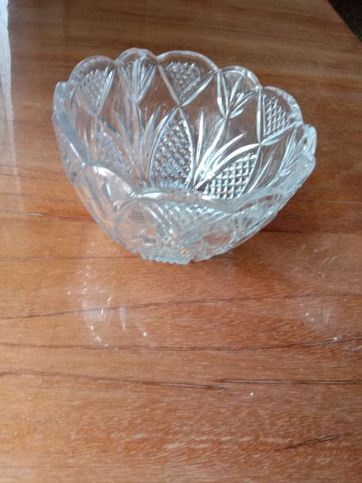 Продам хрустальные вазы по 1 500 тенге