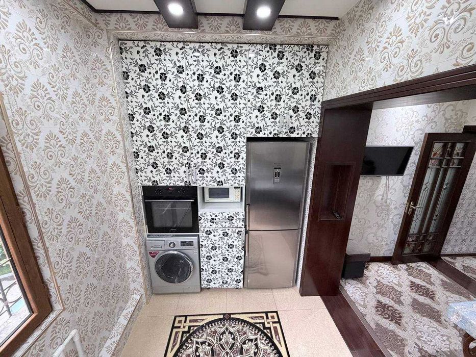 ТОП ЛОКАЦИЯ ! Чиланзар 1 кв-л 3/3/4 90м2 высокопотолочка