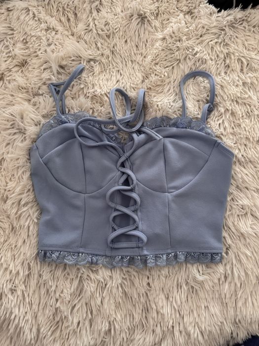 Корсети с връзки и цип