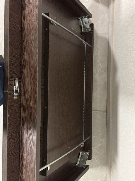 Стол в хорошем состоянии