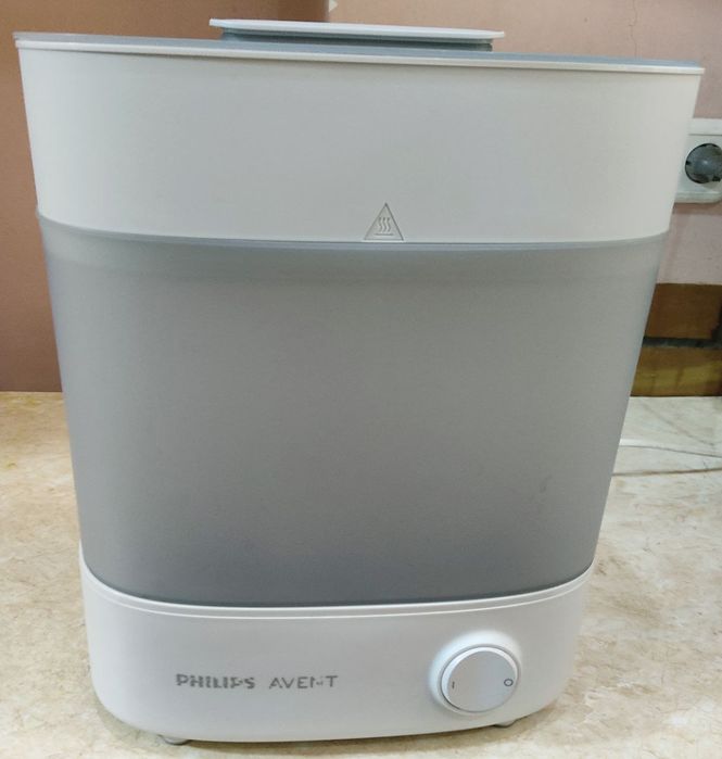 Стерилизатор  для бутылочек ,сосок и тд.