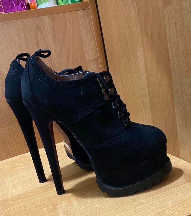 Оте адеми ынгайлы аяк кимдер