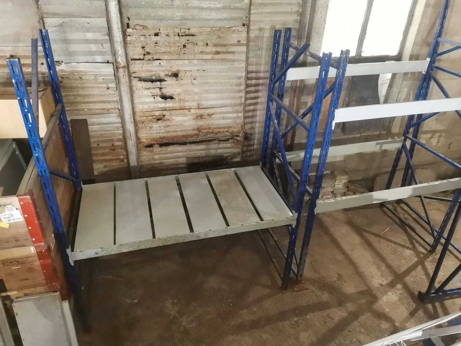 Rafturi metalice zincate