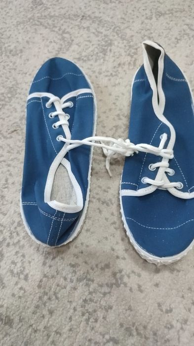 Продам кеды новые