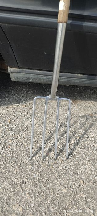 Градински инструменти неръждавейка. .