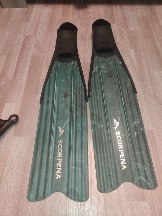 Продам  подводный костюм