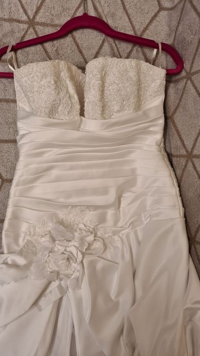 Rochie mireasa tip printesa, alba