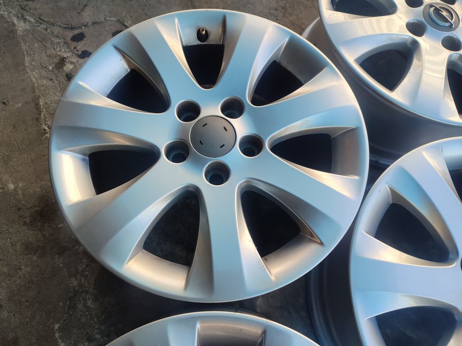 16" оригинални алуминиеви джанти за Opel.