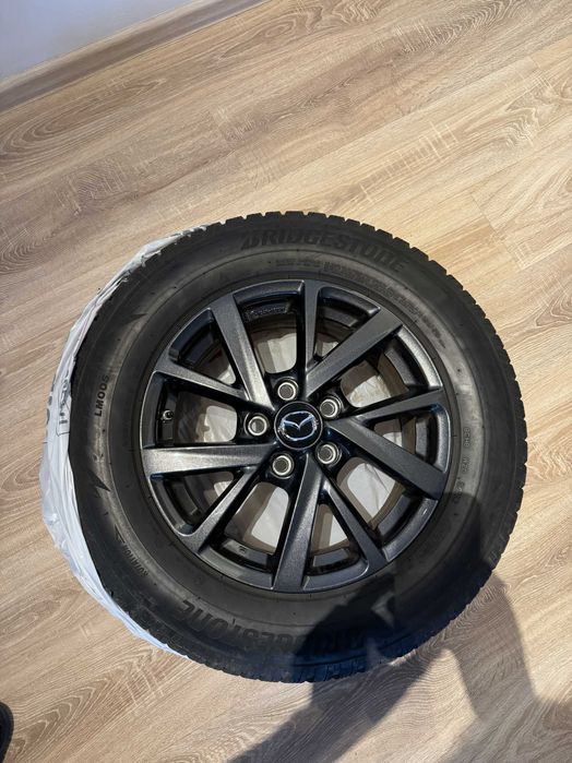 Jante aliaj R16 5x114.3 originale Mazda 3, Mazda CX-30, Mazda 6, Mazda CX-3 (4 jante + anvelope iarna Bridgestone))