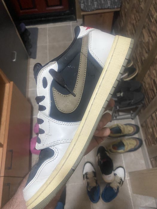 Jordan x Travis scott