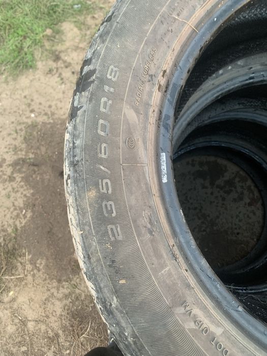 Продам летние шины на 18