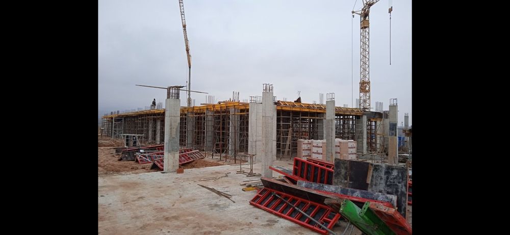 Продавам, отдавам под наем скеле. (Подпорен кофраж  за високо строител