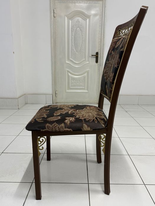 Продаётся стильный стул в отличном состоянии!