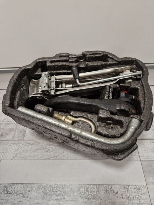 Комплект теглич р гума WV AUDI