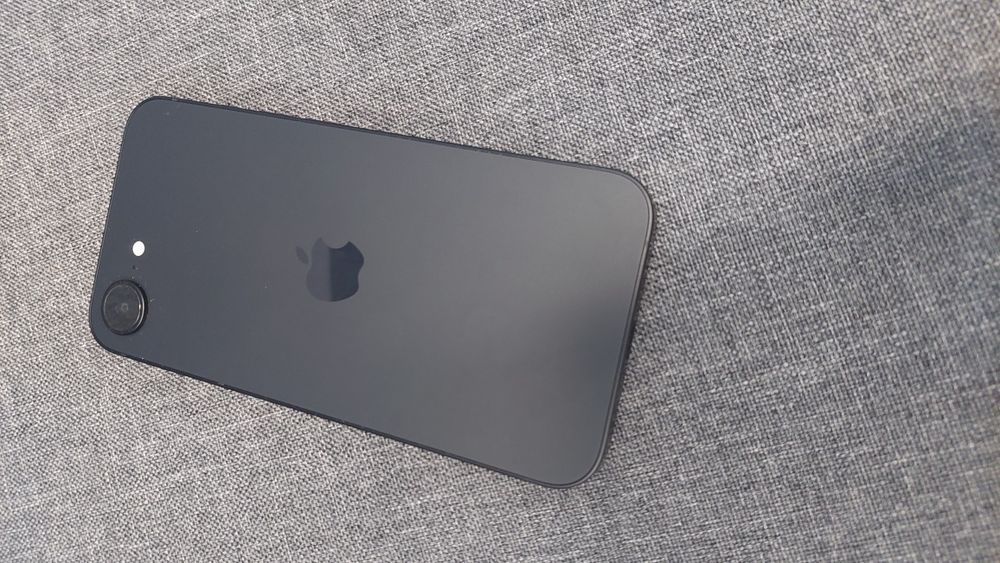 iphone 17e 256GB 100% Батерия 10 Цикъла