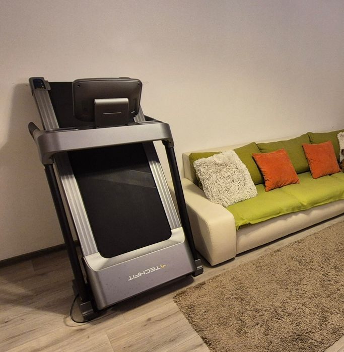 Vând bandă de alergare electrică TECHFIT Andromeda 3S