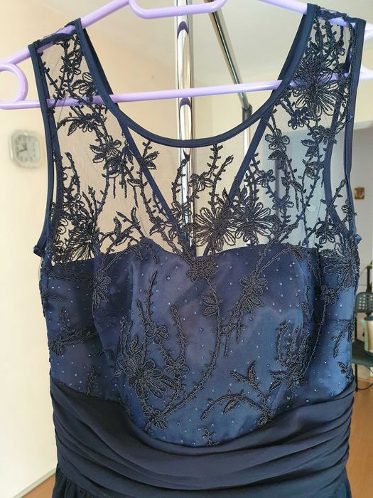 2 елегантни тъмносини рокли