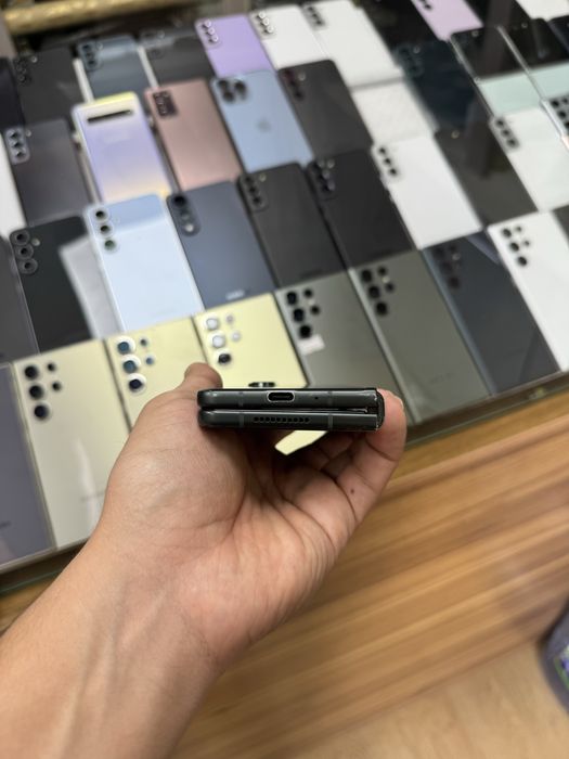 Samsung Fold 3 12/256Gb