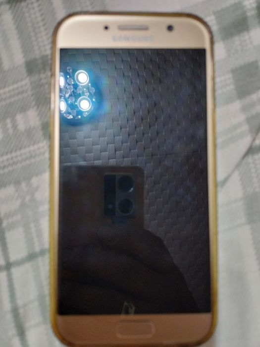 Продам samsung А5 и huawei mate 10 lite