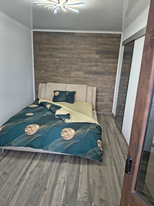 Vând apartament 3 camere