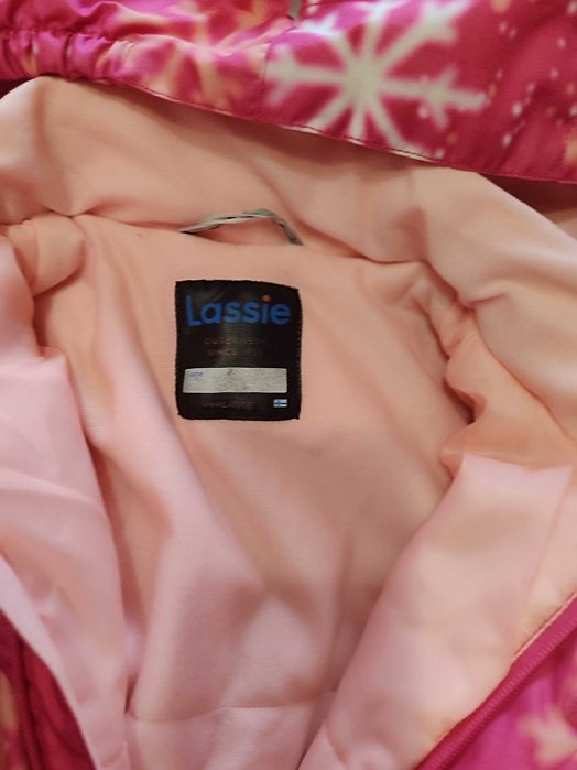 Продам куртки зимние на девочку 8-11 лет